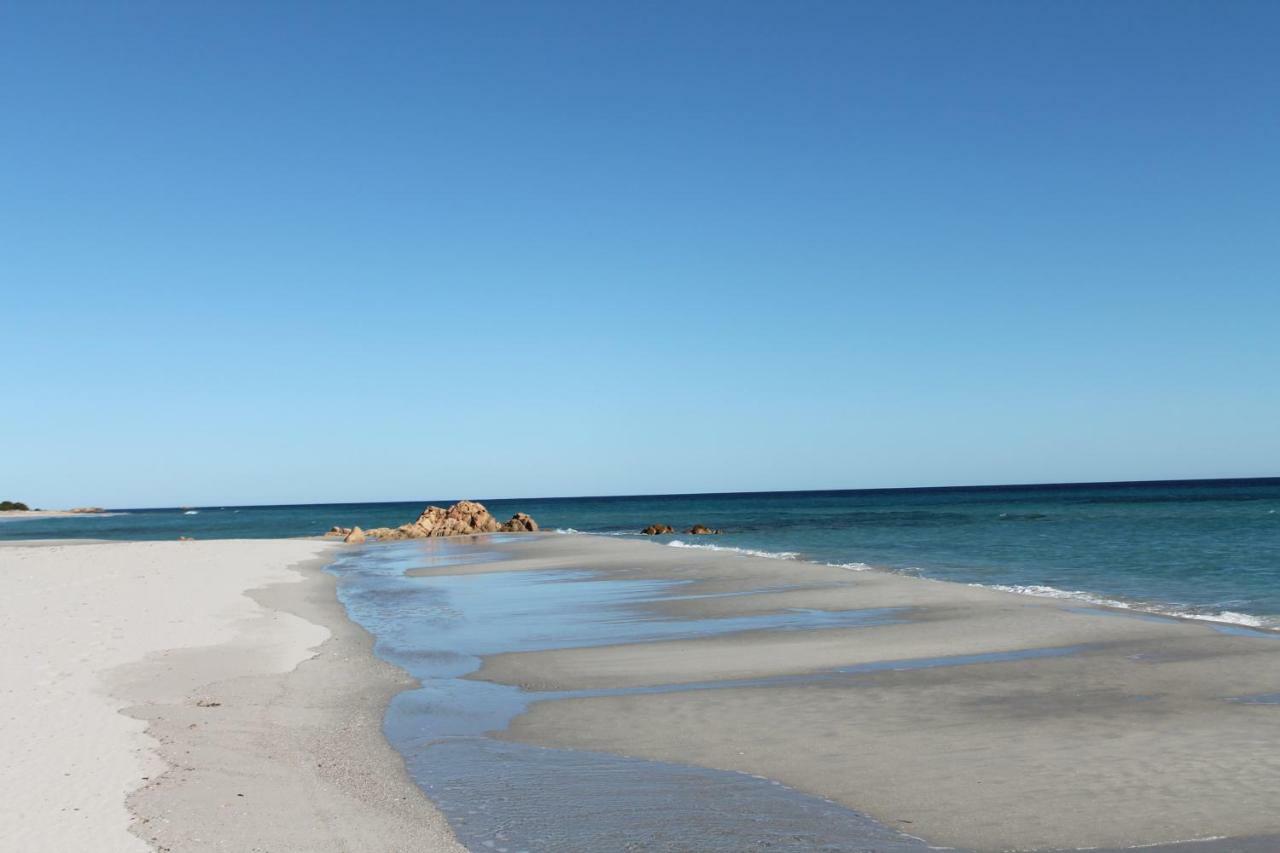 Villetta Indipendente Fronte Spiaggia Villa Budoni Exterior foto