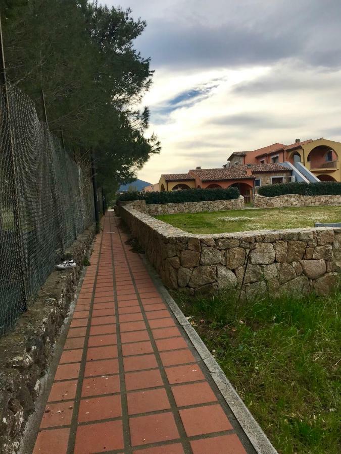 Villetta Indipendente Fronte Spiaggia Villa Budoni Exterior foto