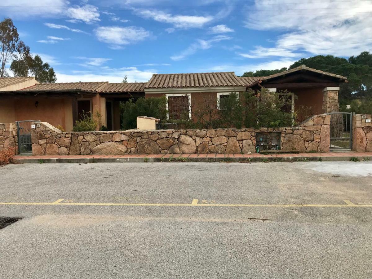 Villetta Indipendente Fronte Spiaggia Villa Budoni Exterior foto